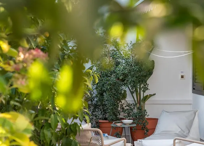 Apartmán Mariuci With Lush Terrace And Private Garage Split