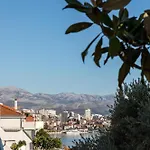 Mariuci With Lush Terrace And Private Garage Apartament Split