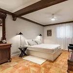 Apartament Mariuci With Lush Terrace And Private Garage